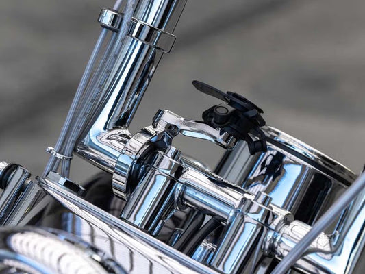 Quad Lock Pro Chrome smartphonehållare för stora styren